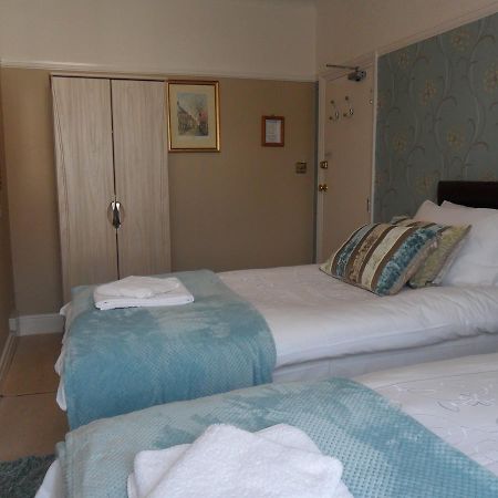 Cleave Court Guest House Llandudno Buitenkant foto