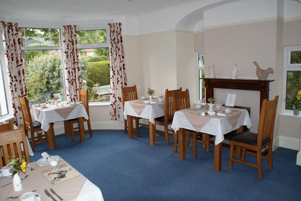 Cleave Court Guest House Llandudno Buitenkant foto