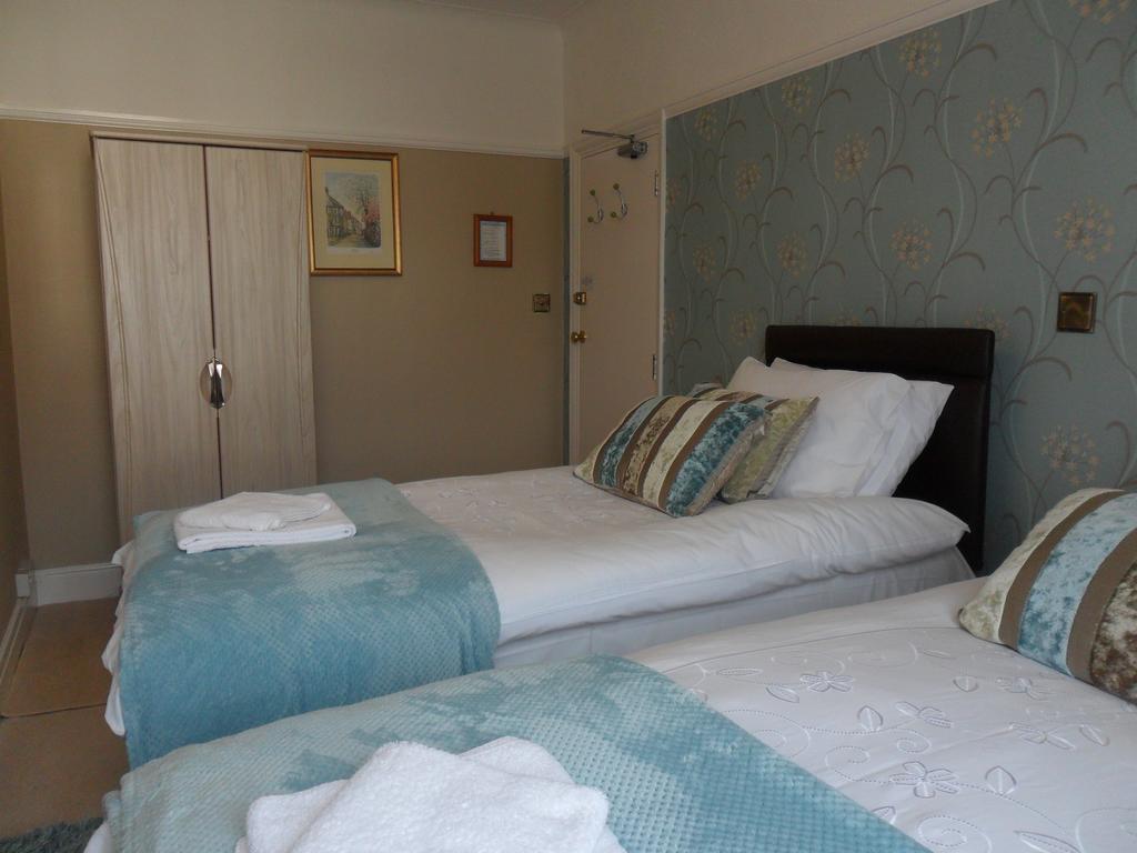 Cleave Court Guest House Llandudno Buitenkant foto