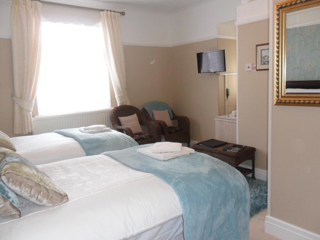 Cleave Court Guest House Llandudno Buitenkant foto