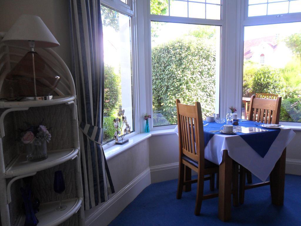 Cleave Court Guest House Llandudno Buitenkant foto