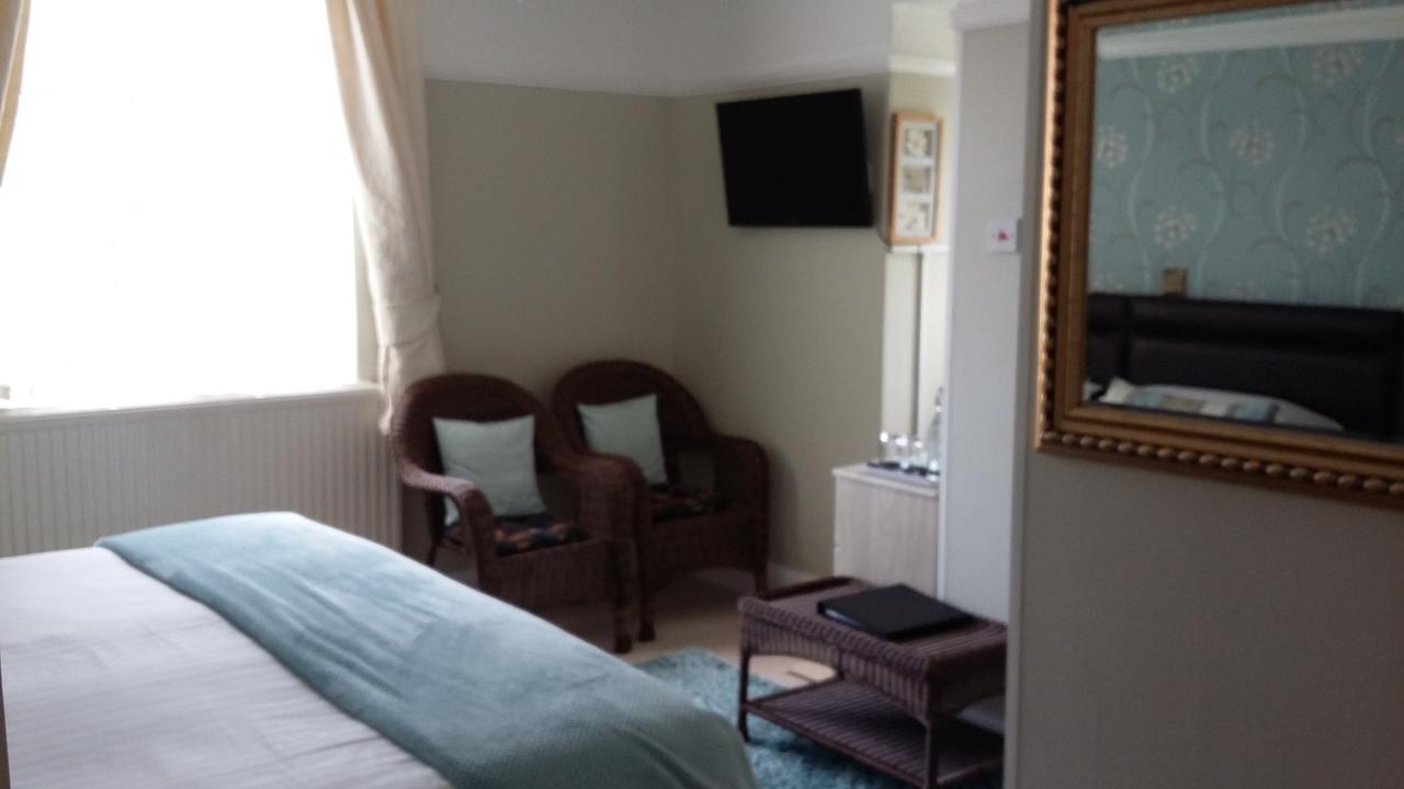 Cleave Court Guest House Llandudno Buitenkant foto