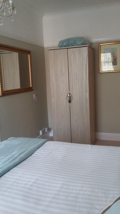 Cleave Court Guest House Llandudno Buitenkant foto
