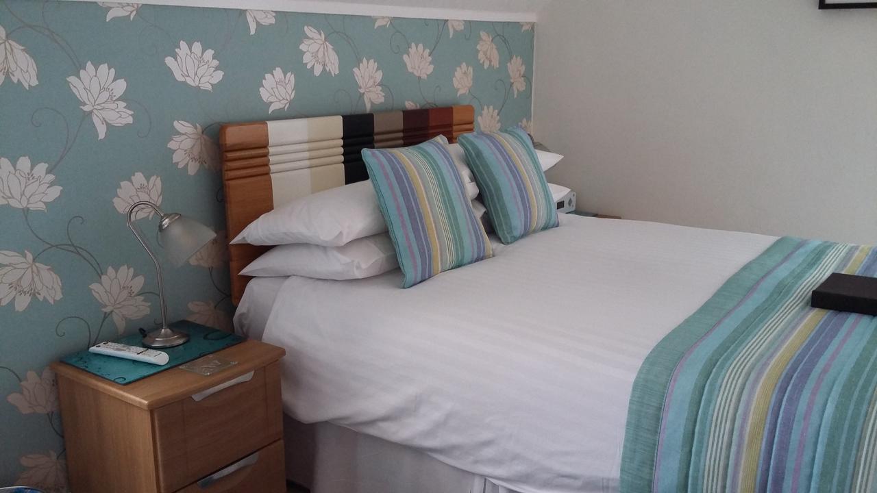 Cleave Court Guest House Llandudno Buitenkant foto