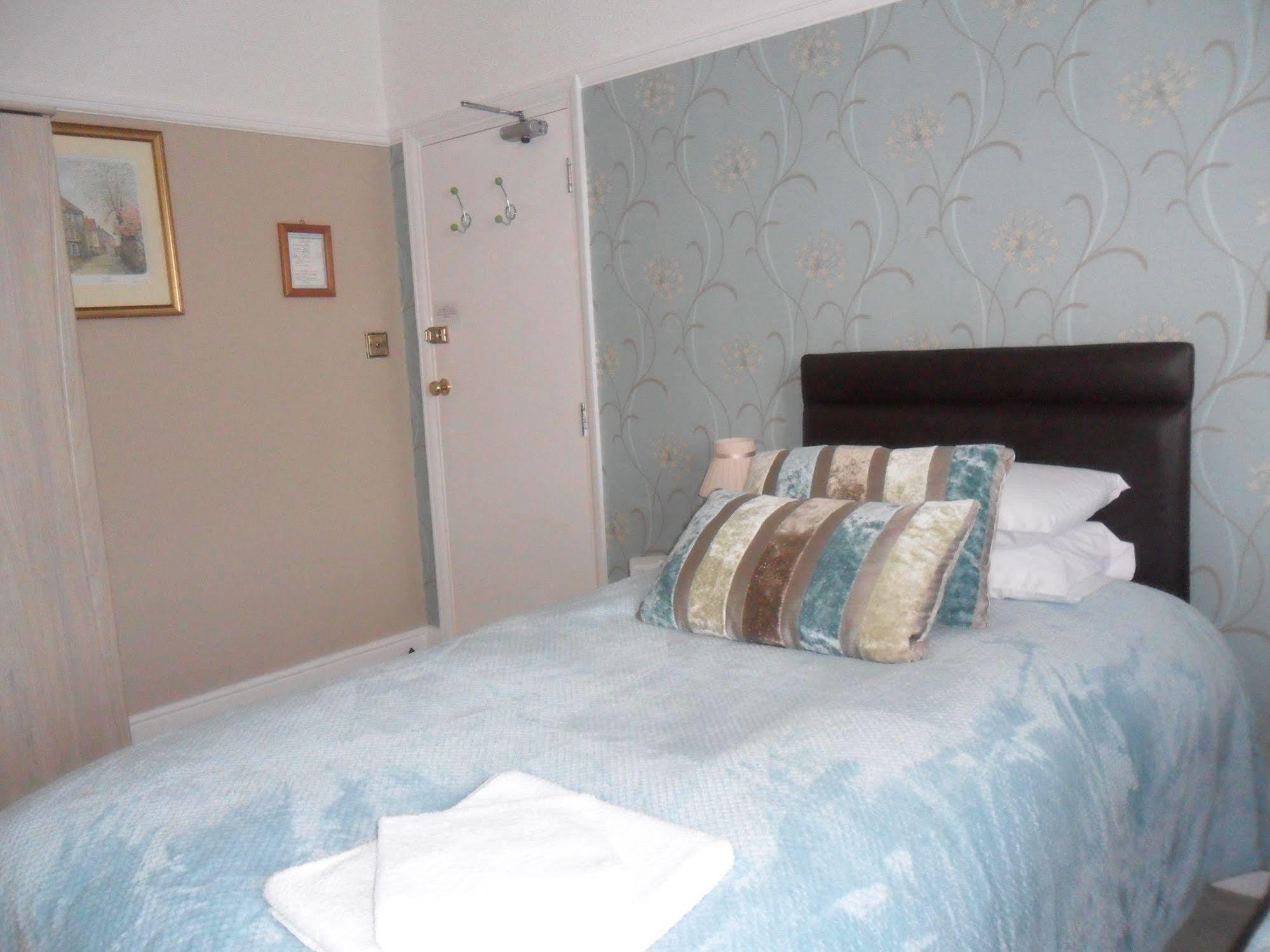 Cleave Court Guest House Llandudno Buitenkant foto