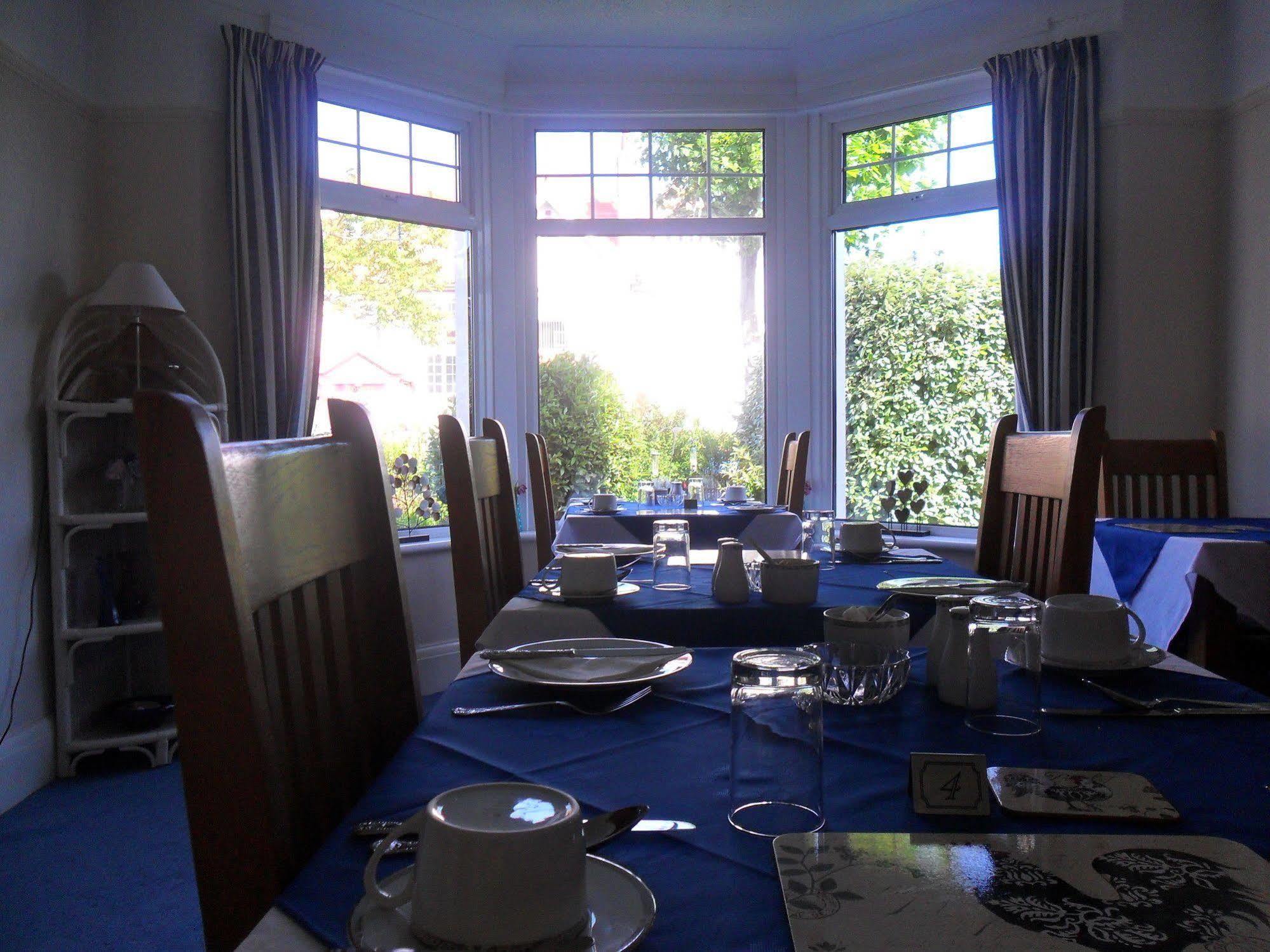 Cleave Court Guest House Llandudno Buitenkant foto