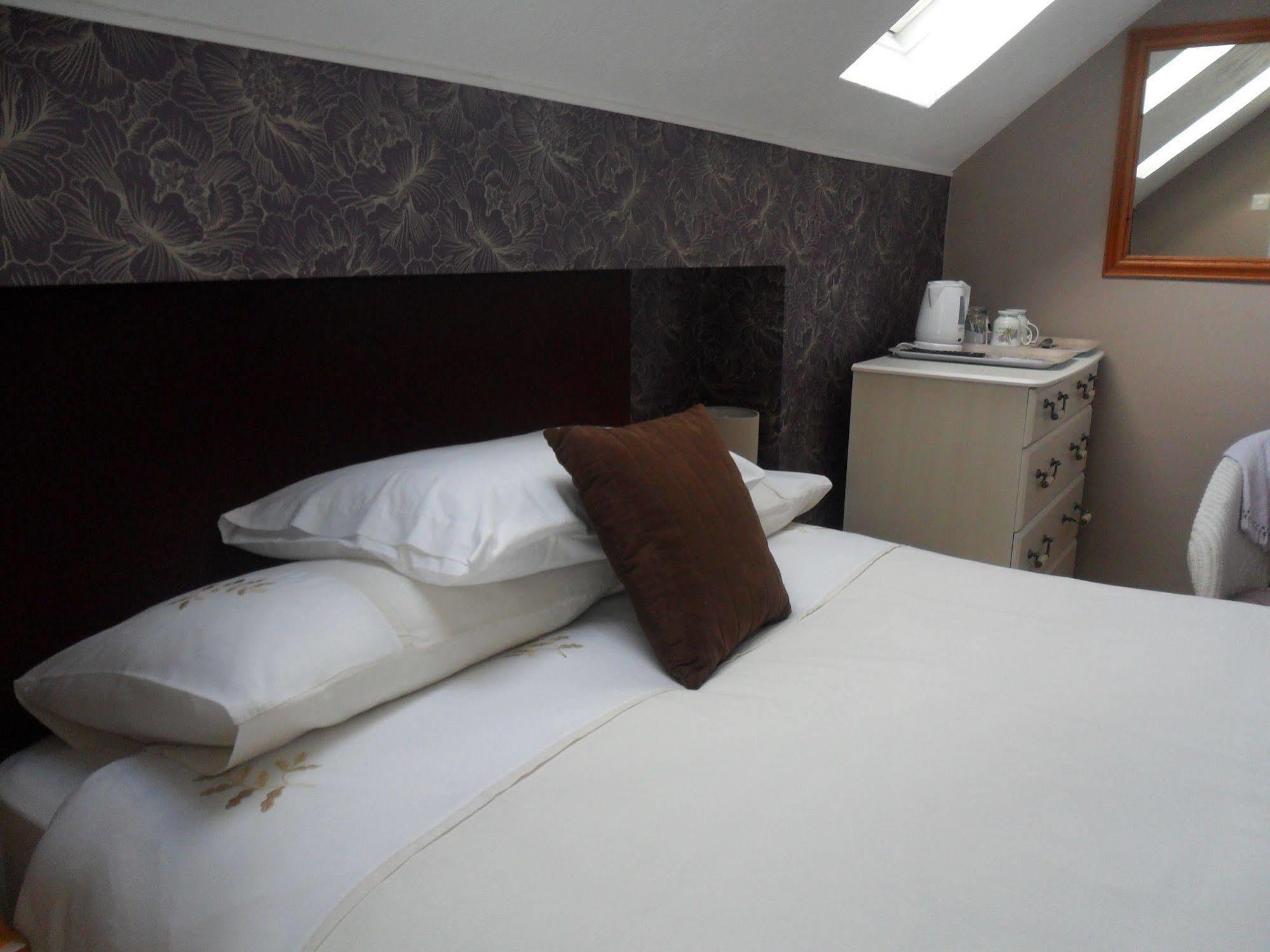Cleave Court Guest House Llandudno Buitenkant foto